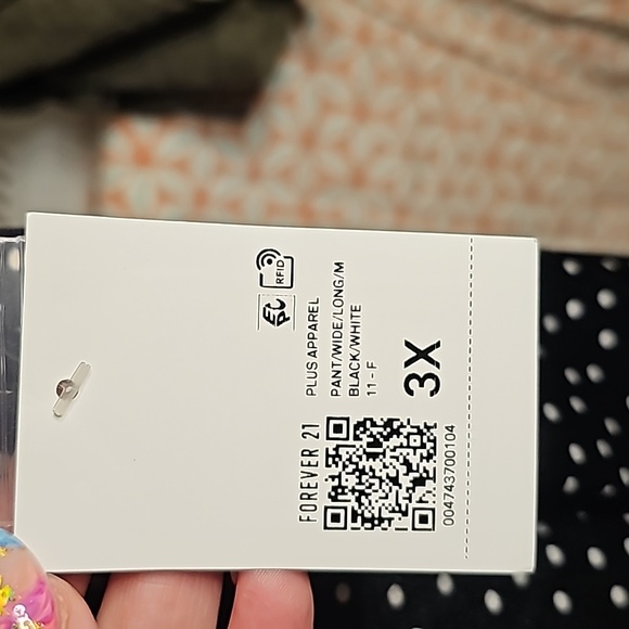 NWT Forever 21 satin polka dot wide leg pants - Picture 5 of 7